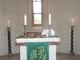 Altar St. Tomas Pechau zum Erntedankfest 2016